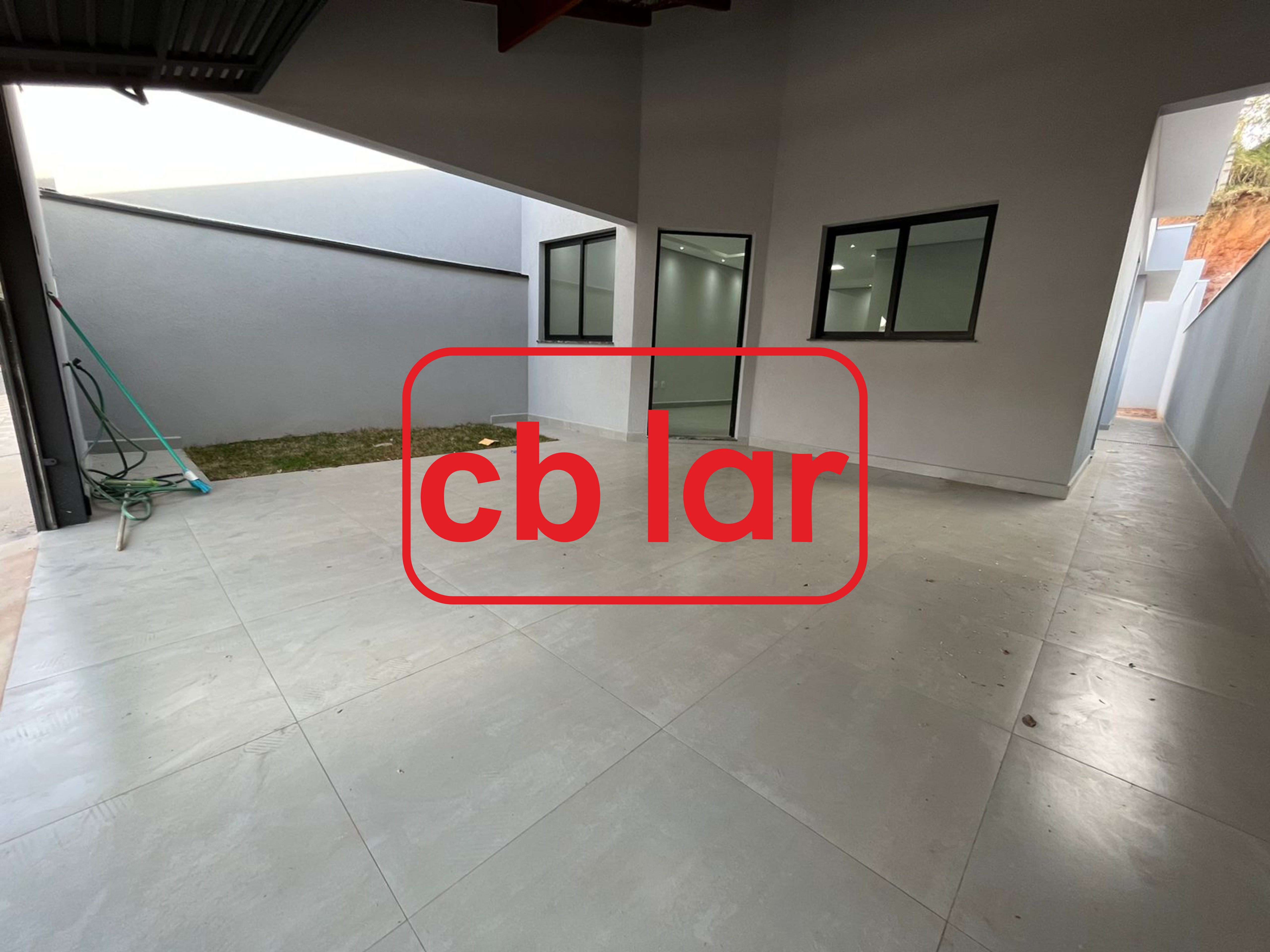 Casa à venda com 3 quartos, 175m² - Foto 2