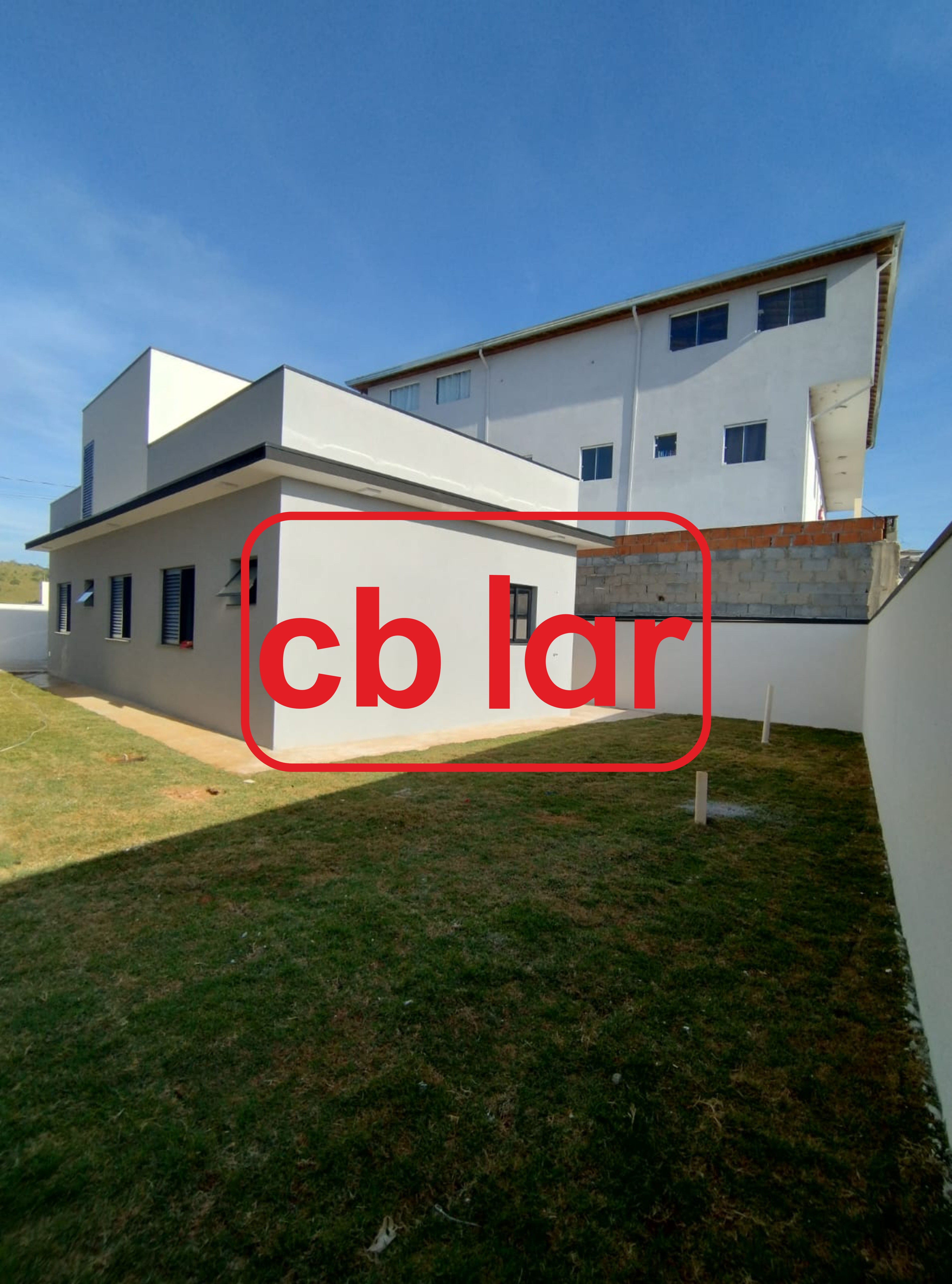 Casa à venda com 3 quartos, 285m² - Foto 1