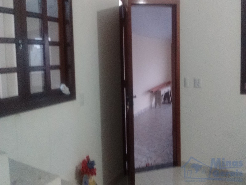 Casa à venda com 4 quartos, 290m² - Foto 24