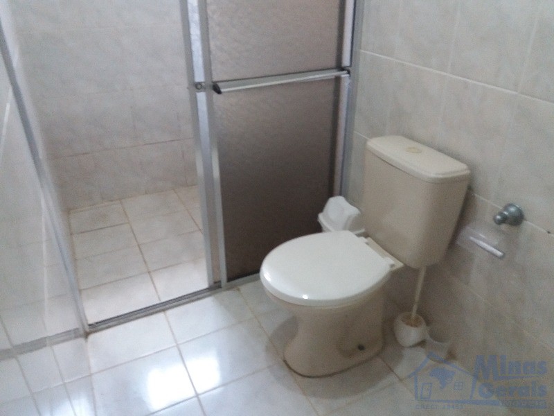 Casa à venda com 3 quartos, 250m² - Foto 5