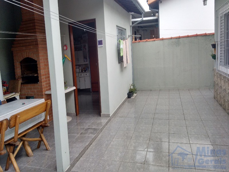 Casa à venda com 3 quartos, 250m² - Foto 7