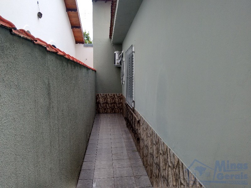 Casa à venda com 3 quartos, 250m² - Foto 8