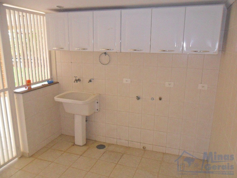 Casa à venda com 3 quartos, 840m² - Foto 28