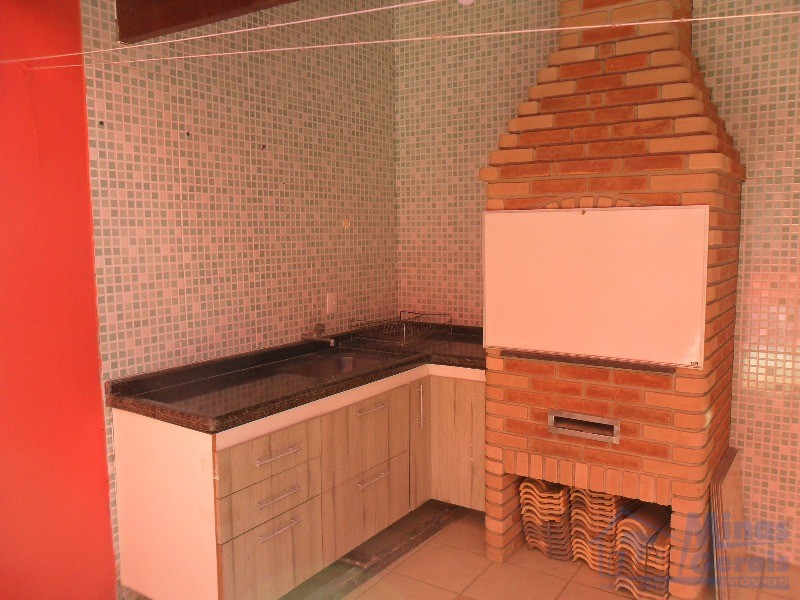 Sobrado à venda com 2 quartos, 150m² - Foto 4