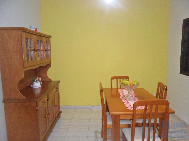 Casa à venda com 3 quartos, 250m² - Foto 8