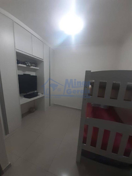 Casa à venda com 4 quartos, 180m² - Foto 16