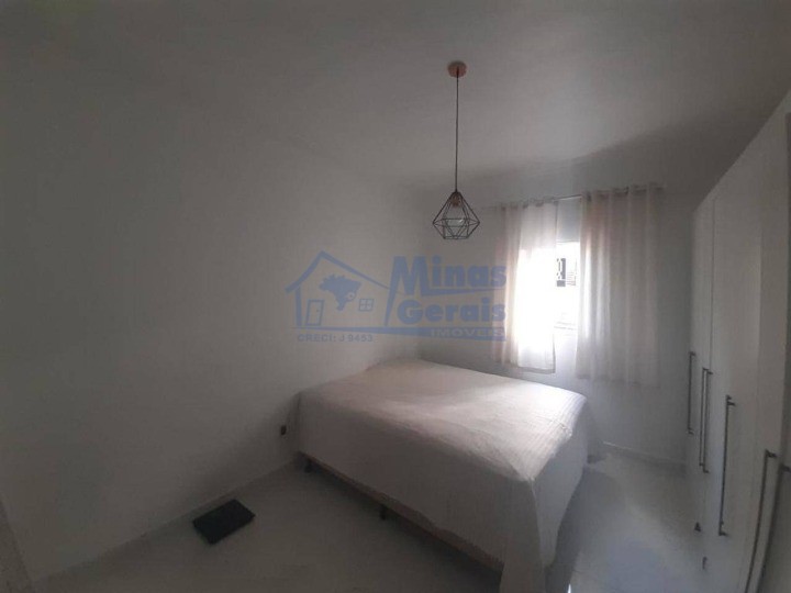 Casa à venda com 4 quartos, 180m² - Foto 17