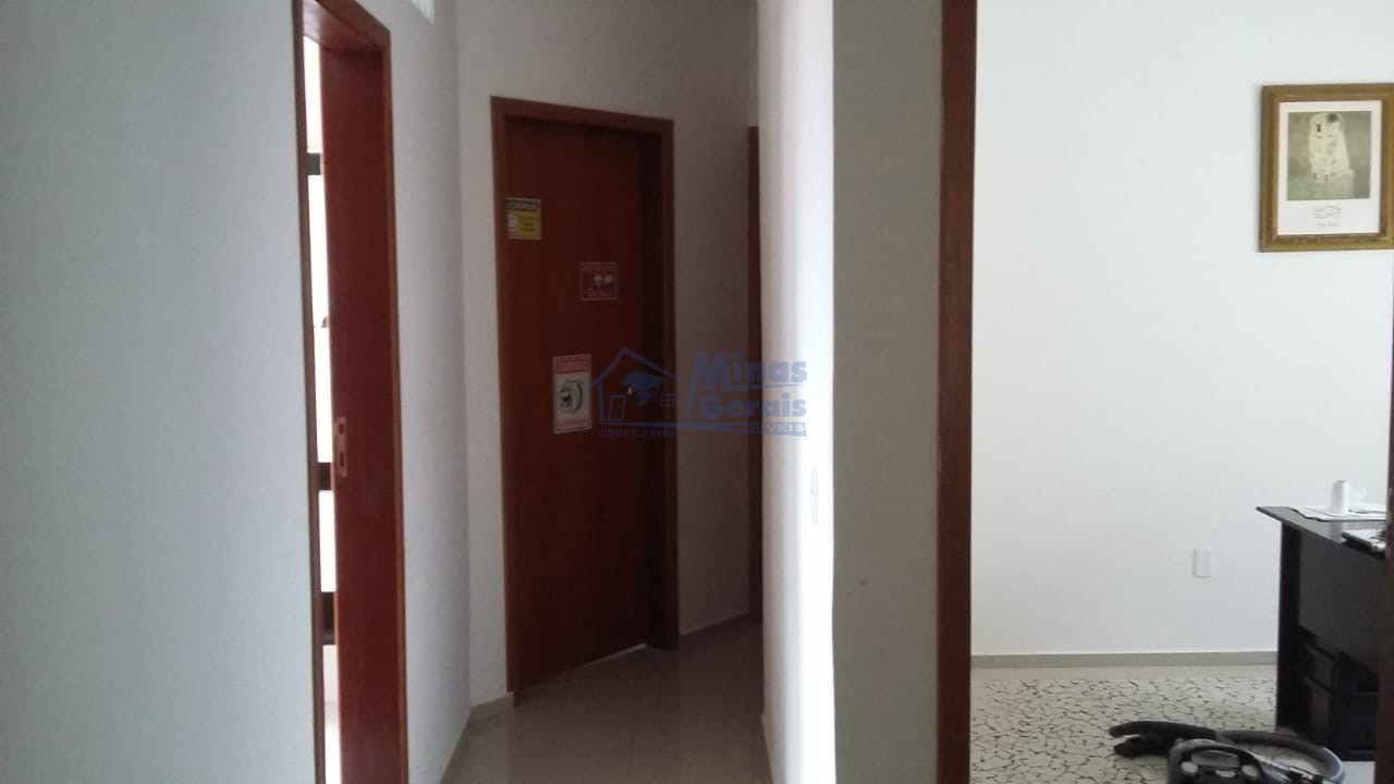 Casa à venda com 5 quartos, 300m² - Foto 11