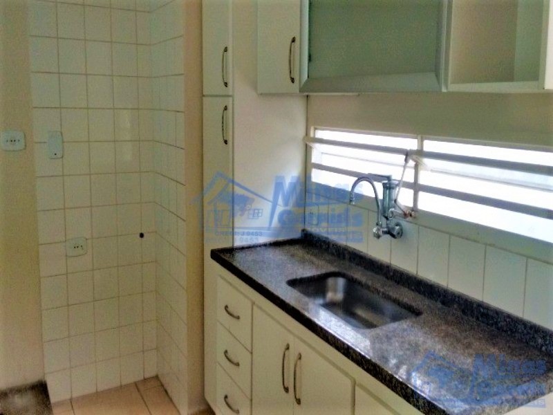 Casa à venda com 2 quartos, 140m² - Foto 5