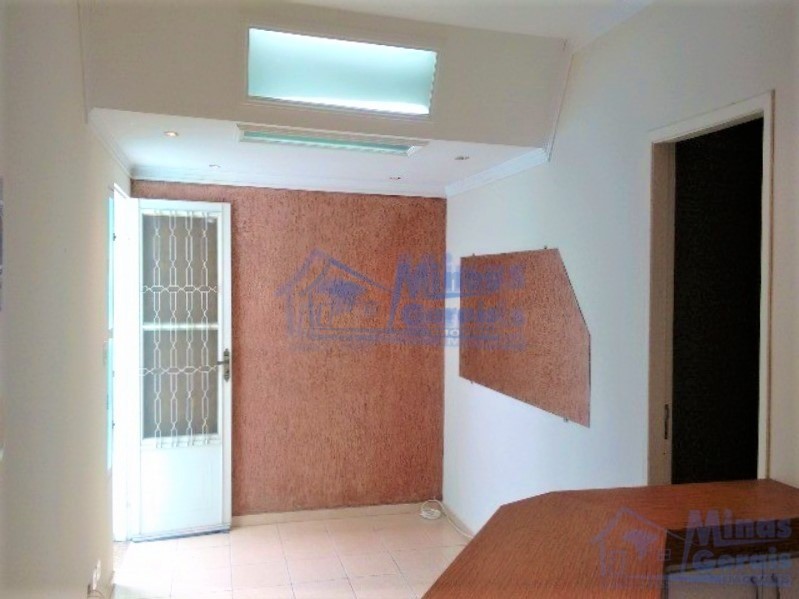 Casa à venda com 2 quartos, 140m² - Foto 3