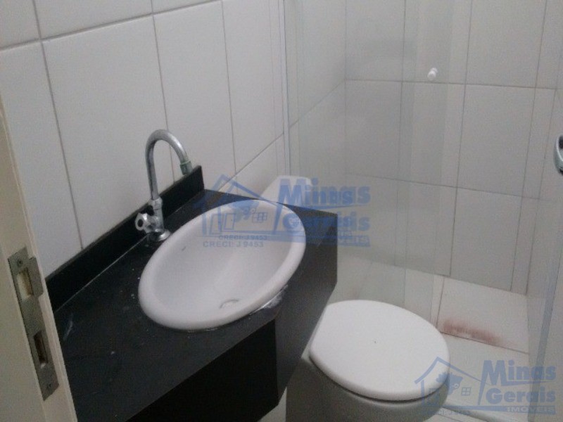 Casa à venda com 2 quartos, 140m² - Foto 8