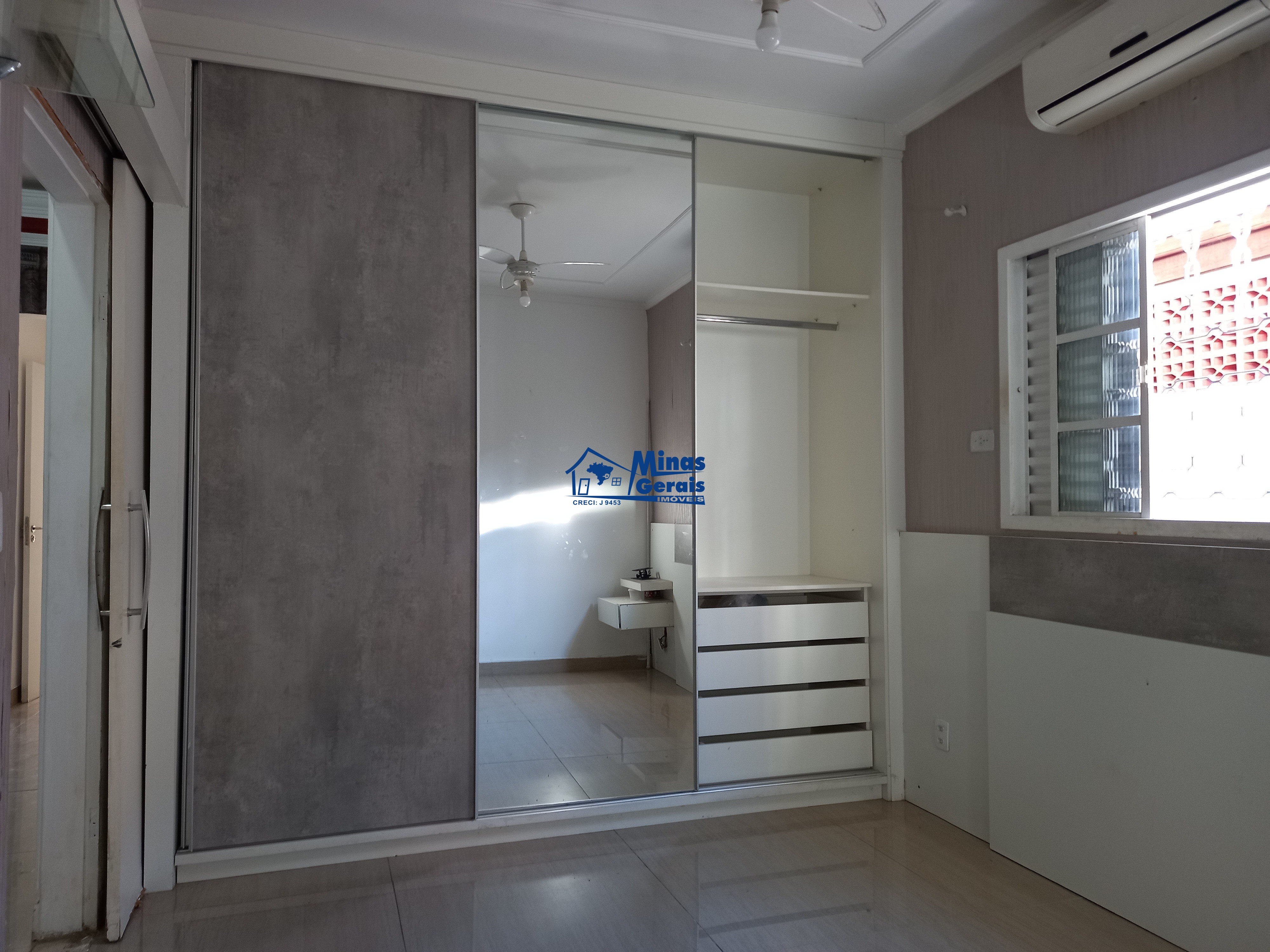 Casa à venda com 3 quartos, 250m² - Foto 25