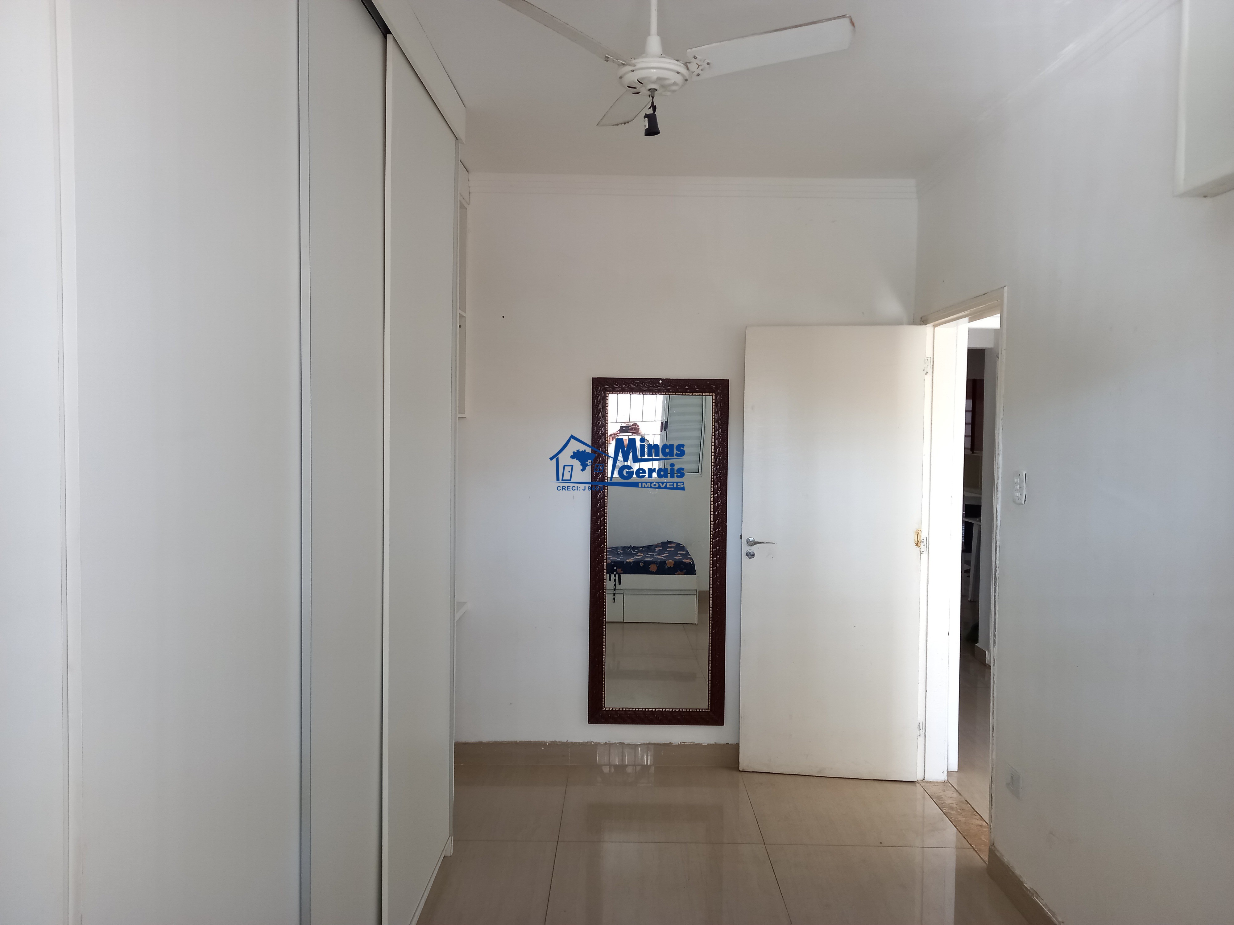 Casa à venda com 3 quartos, 250m² - Foto 17