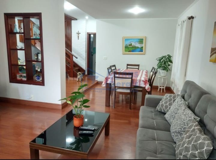 Casa à venda com 5 quartos, 250m² - Foto 9