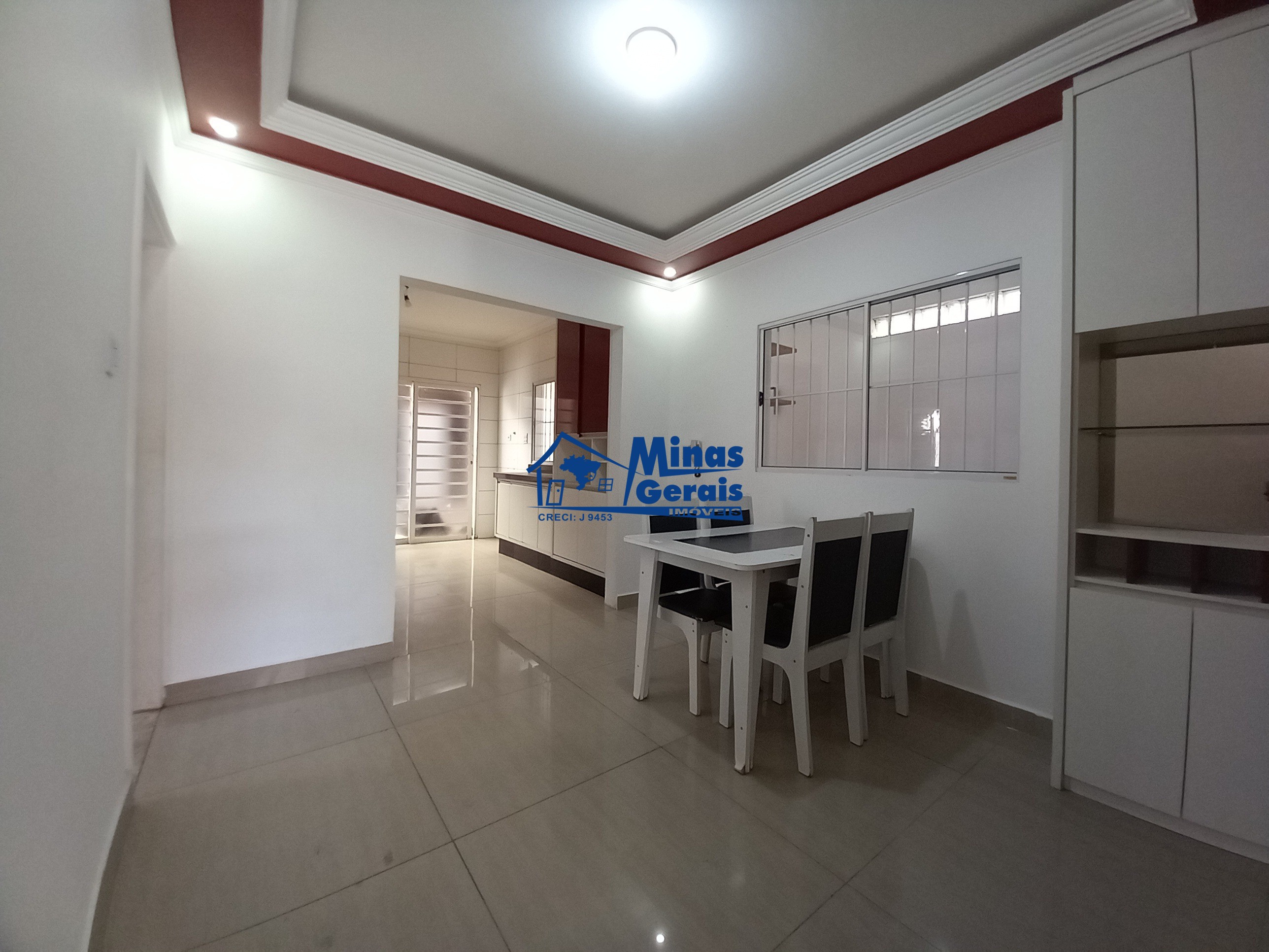 Casa à venda com 3 quartos, 250m² - Foto 9