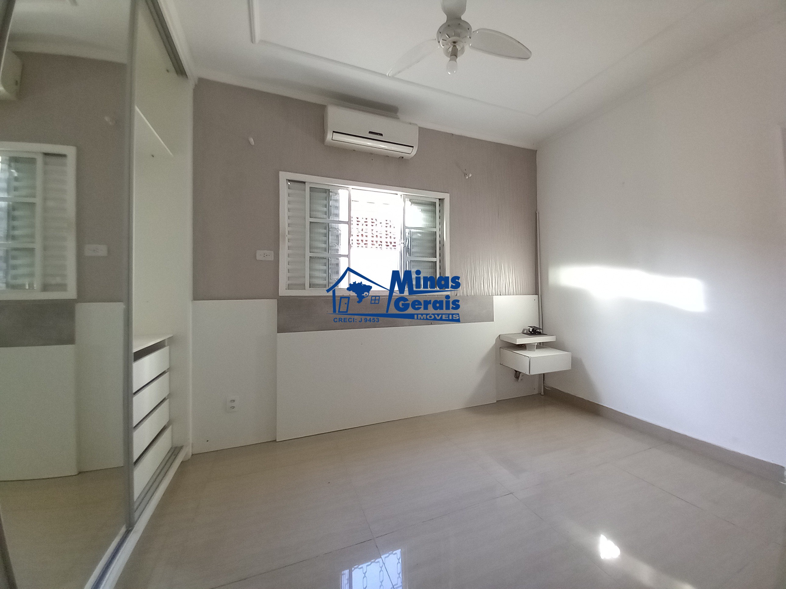 Casa à venda com 3 quartos, 250m² - Foto 27