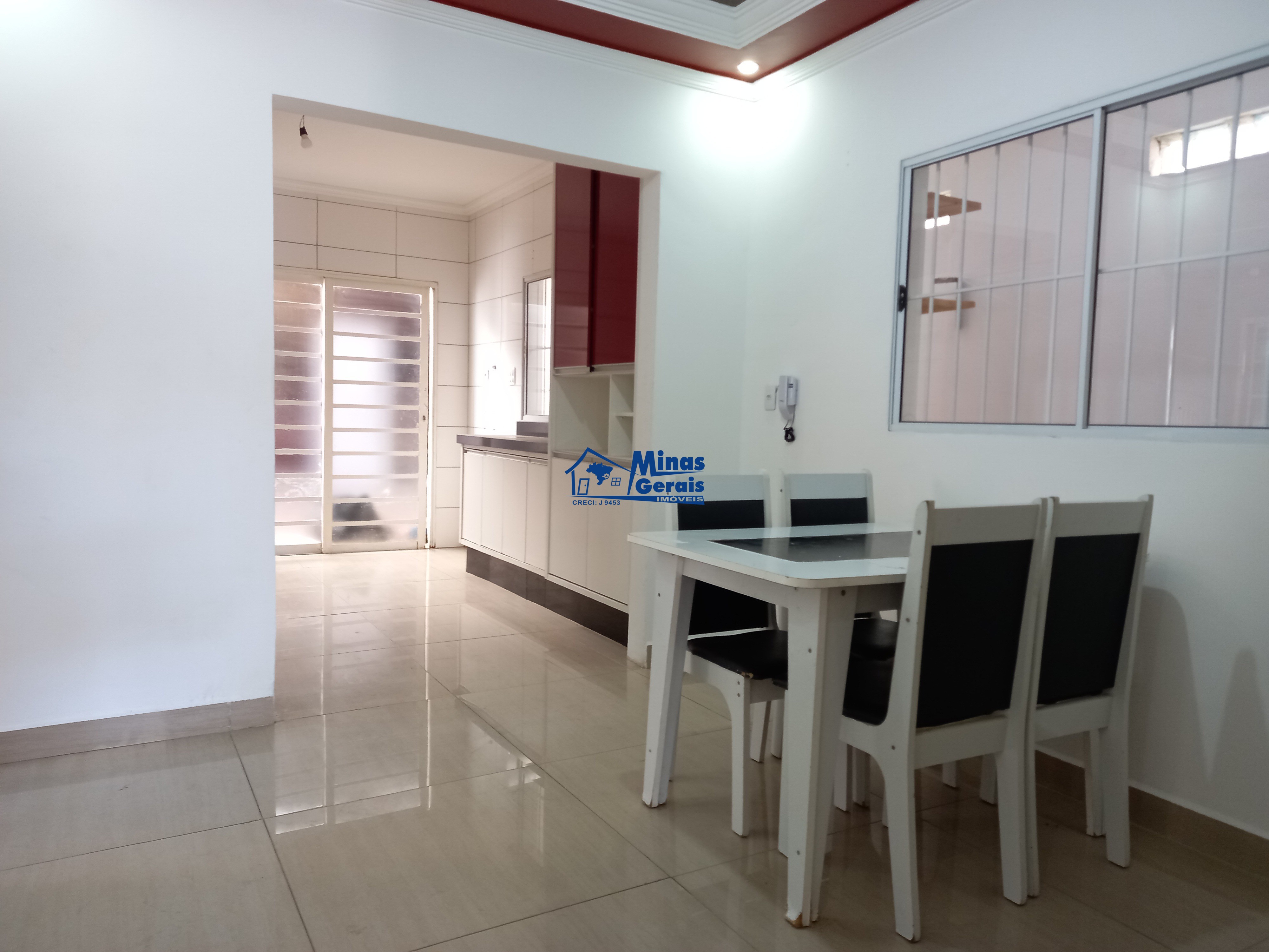 Casa à venda com 3 quartos, 250m² - Foto 8