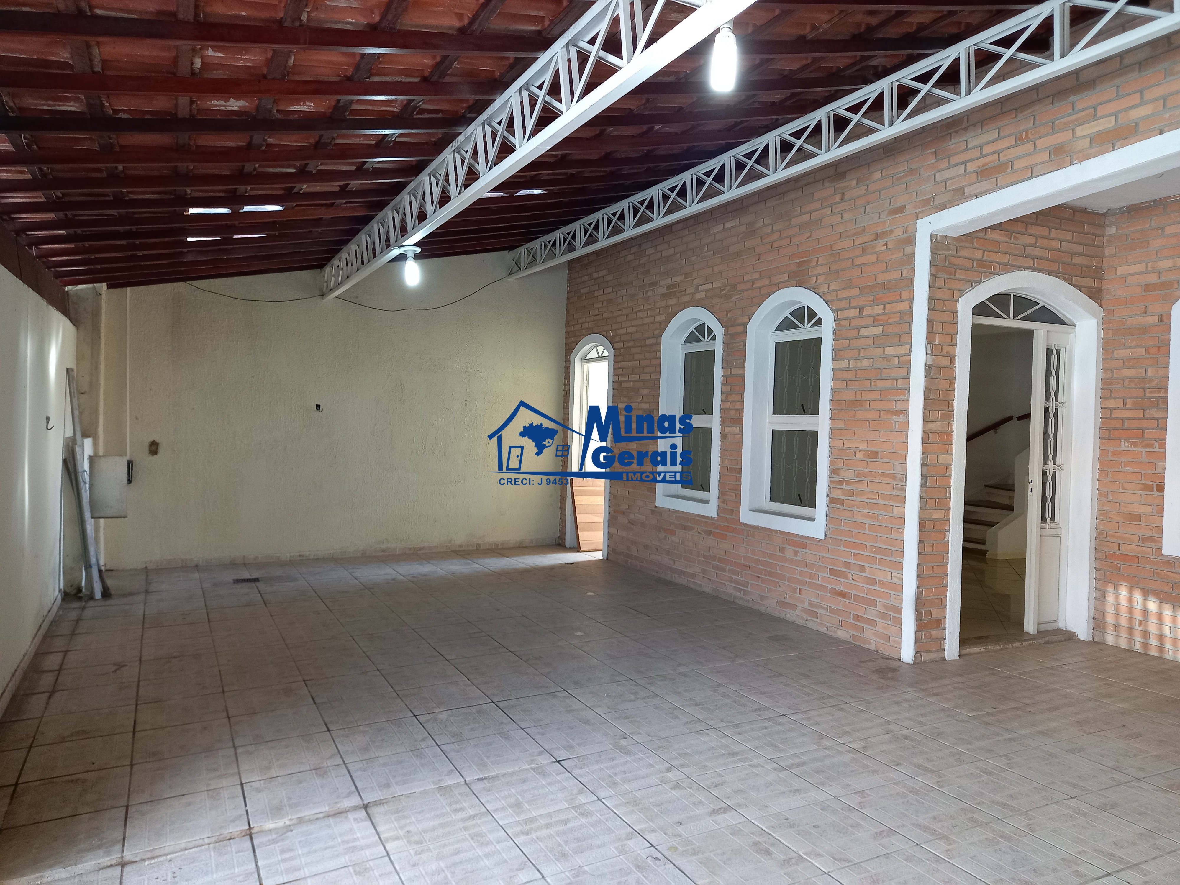 Sobrado à venda com 4 quartos, 250m² - Foto 4