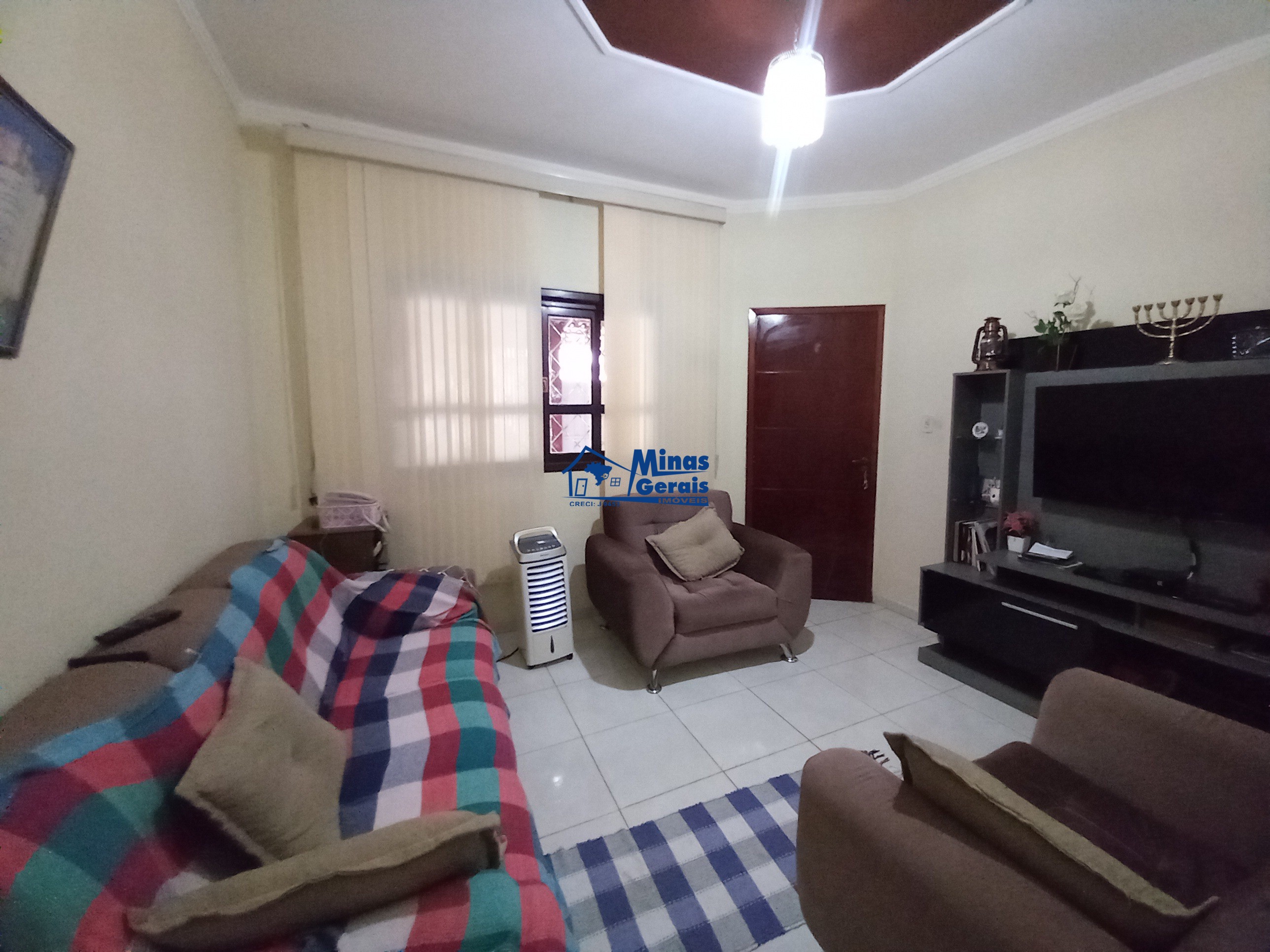 Casa à venda com 2 quartos, 59m² - Foto 1