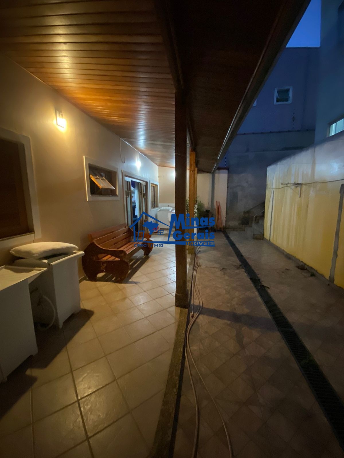 Prédio Inteiro à venda com 7 quartos, 273m² - Foto 2