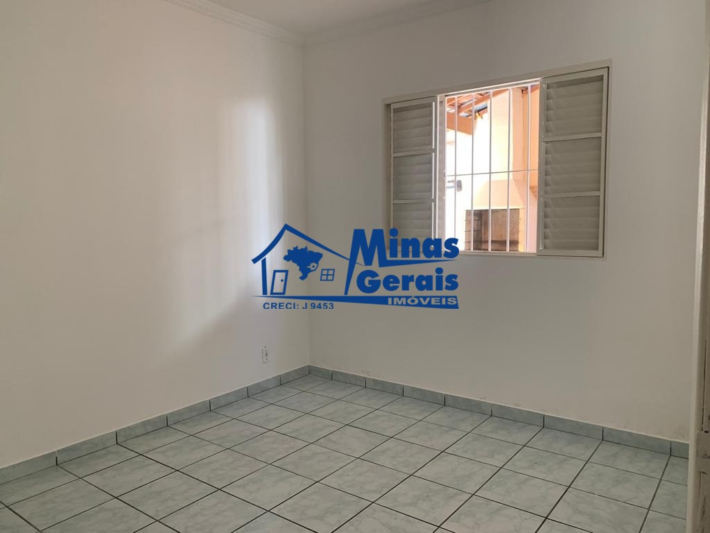 Casa à venda com 4 quartos, 250m² - Foto 17