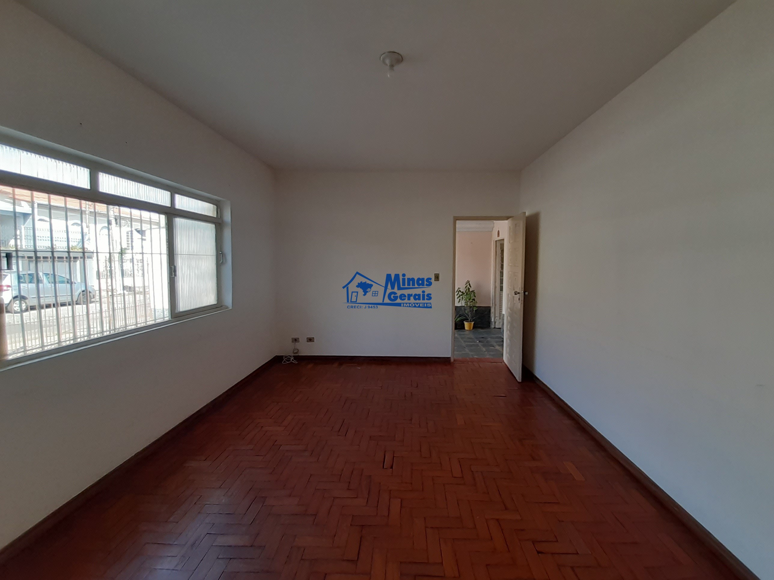 Casa à venda com 3 quartos, 250m² - Foto 3