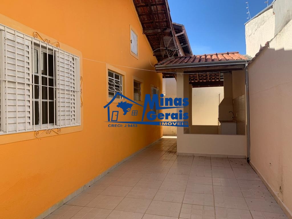 Casa à venda com 4 quartos, 250m² - Foto 16