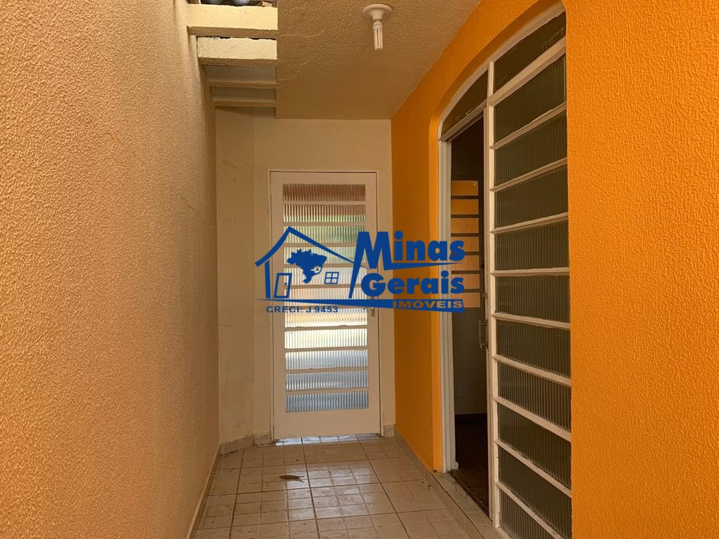 Casa à venda com 4 quartos, 250m² - Foto 18