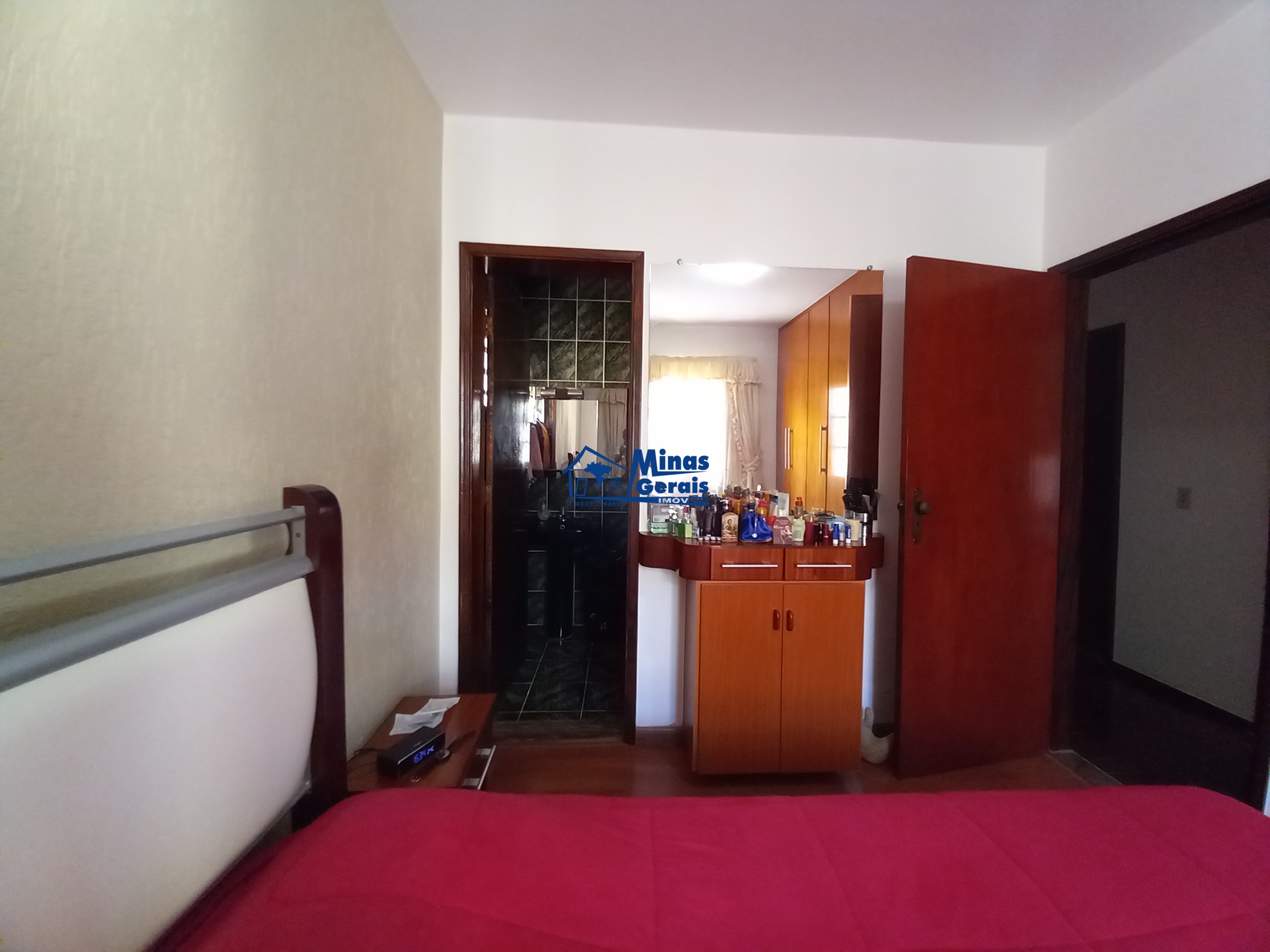 Casa à venda com 5 quartos, 300m² - Foto 10