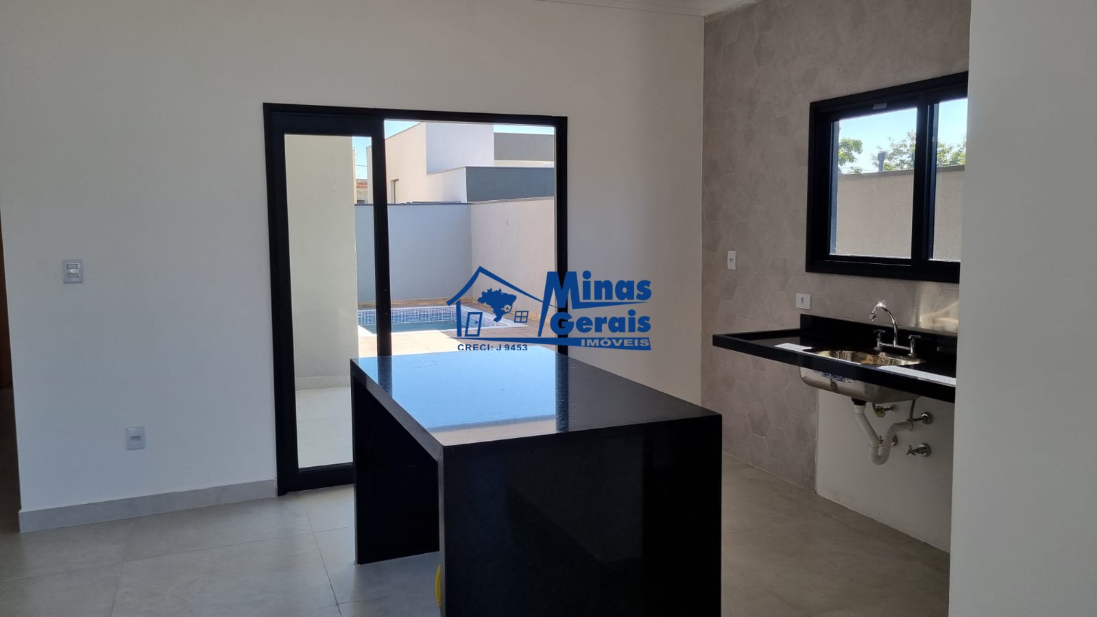 Casa à venda com 3 quartos, 150m² - Foto 4