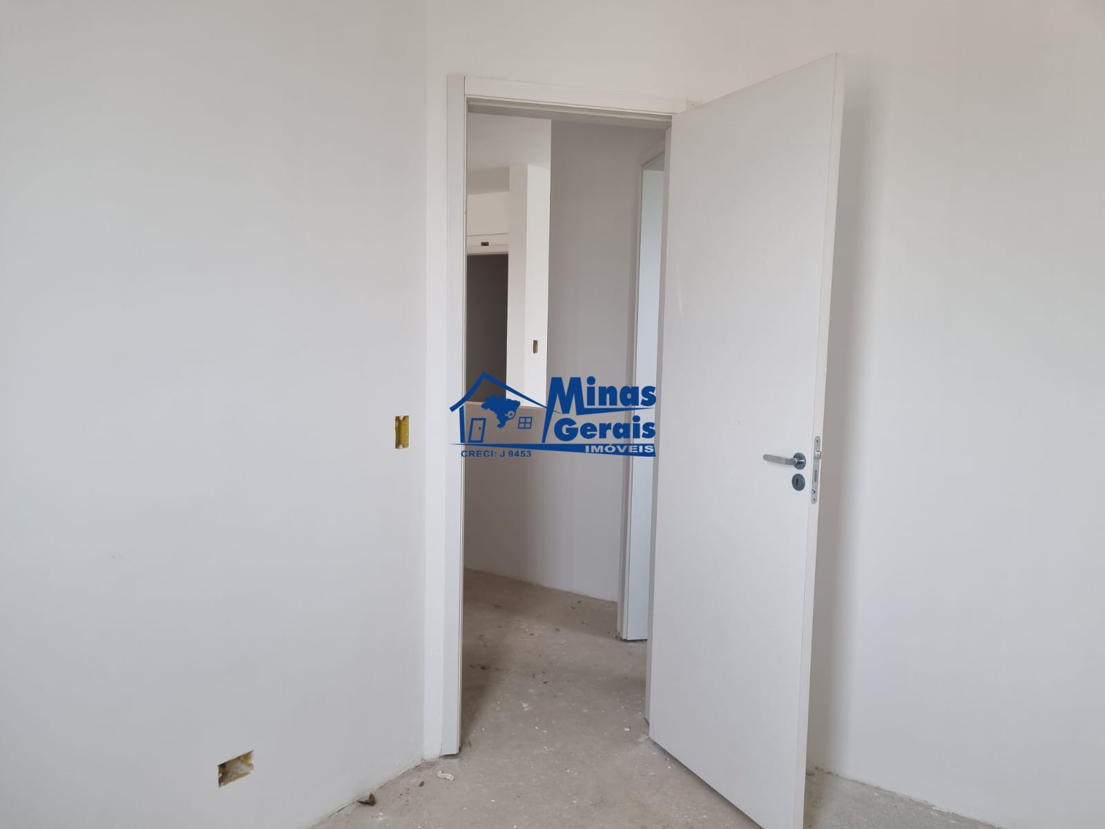 Apartamento à venda com 2 quartos, 65m² - Foto 3