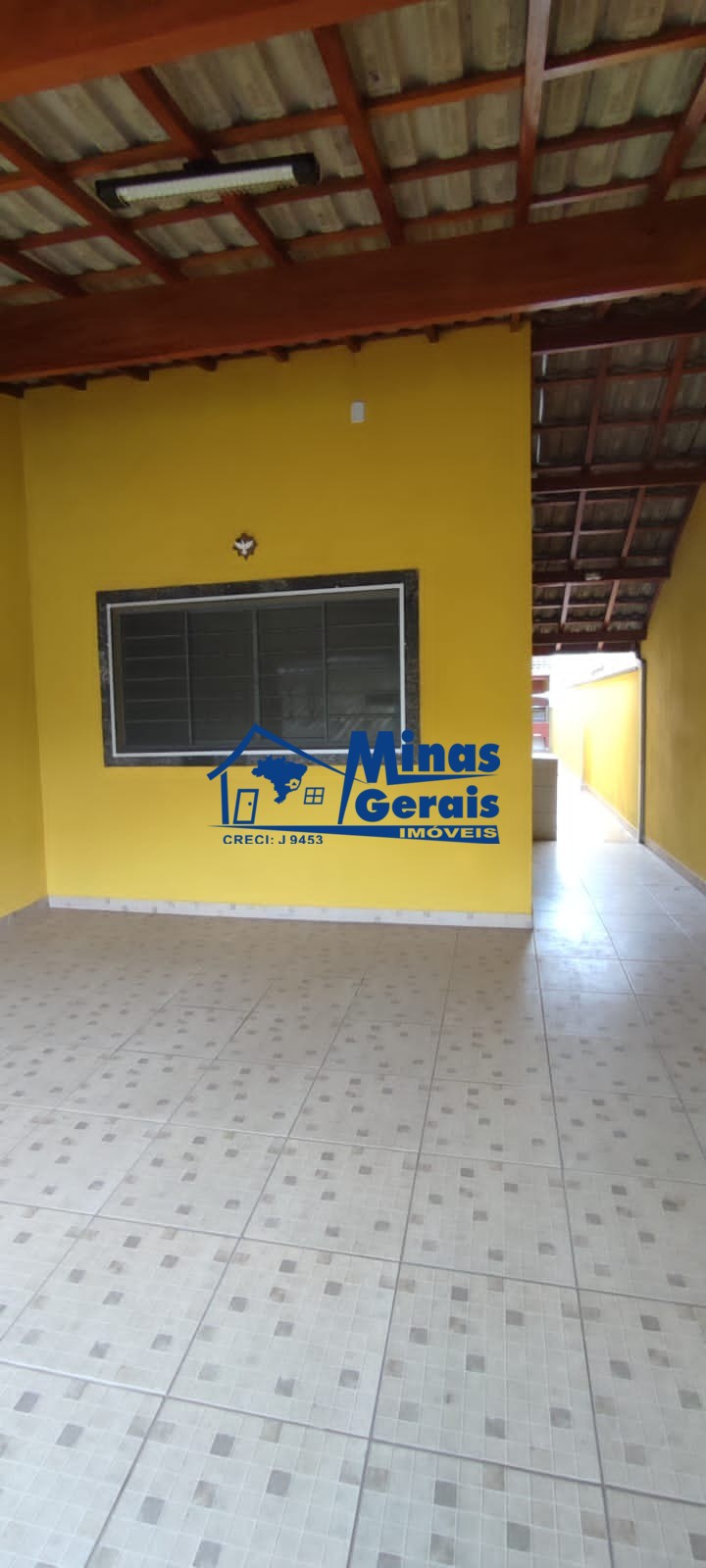 Casa à venda com 2 quartos, 125m² - Foto 1