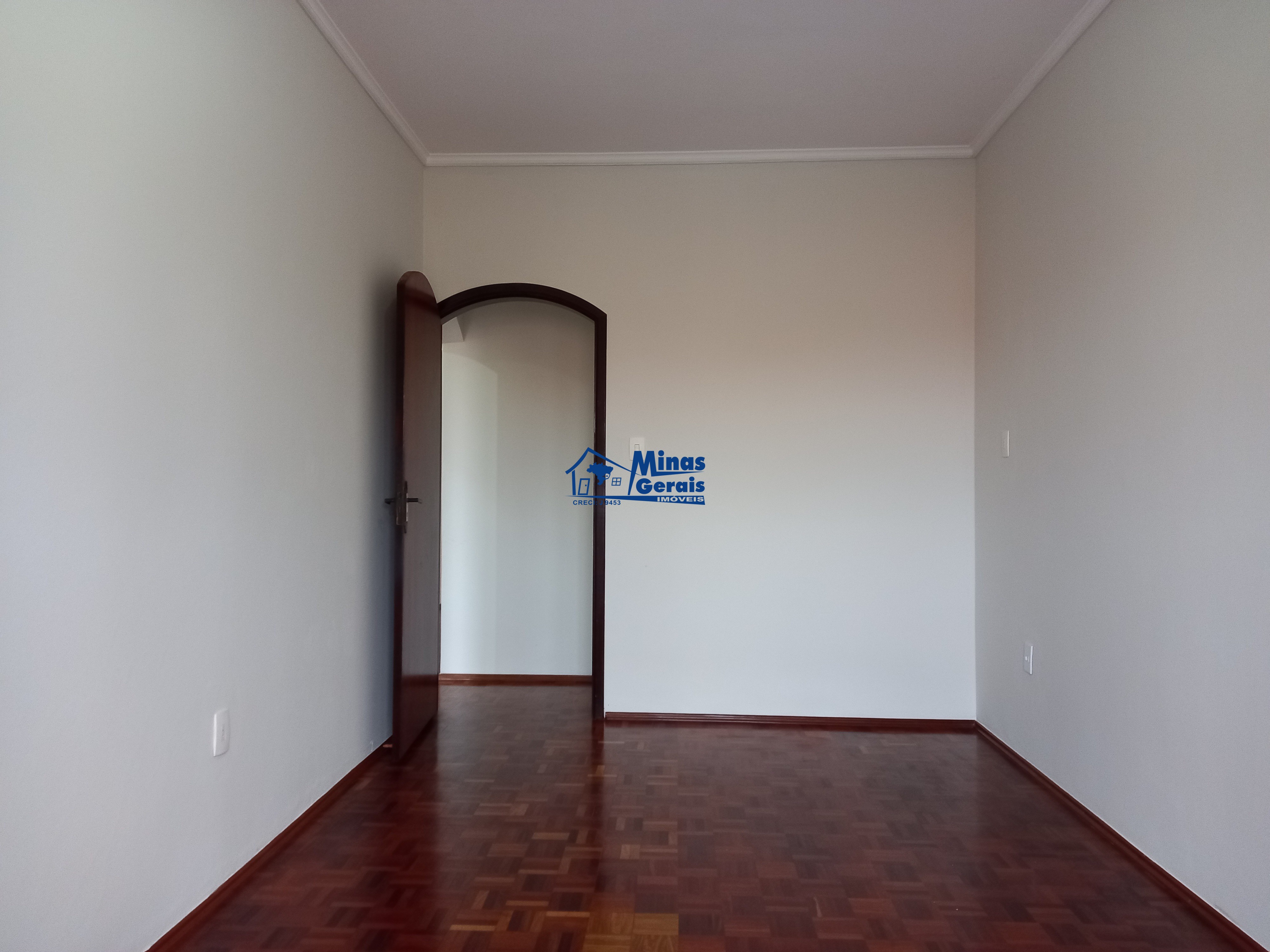 Casa à venda com 4 quartos, 225m² - Foto 19