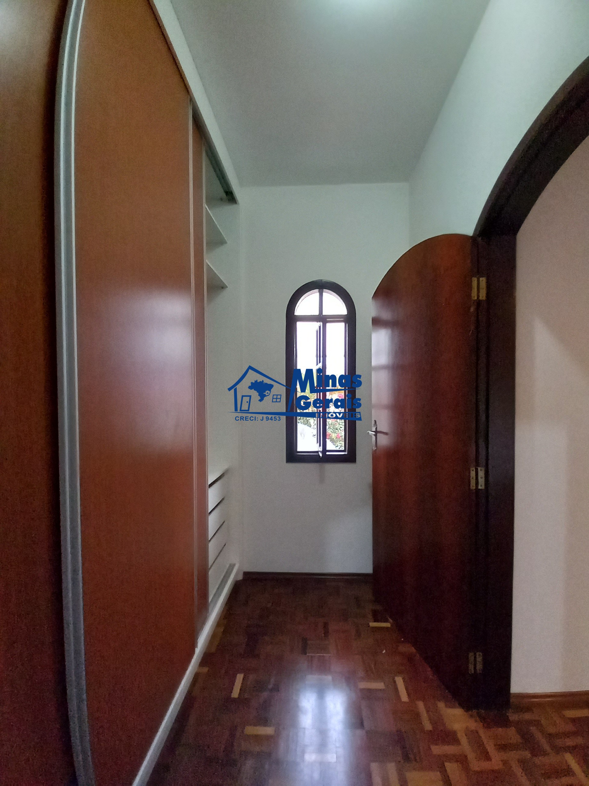 Casa à venda com 4 quartos, 225m² - Foto 28