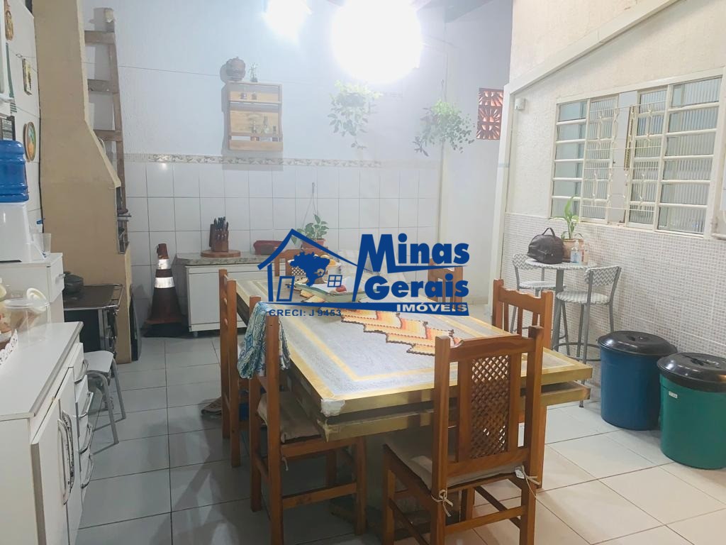 Casa à venda com 3 quartos, 61m² - Foto 7