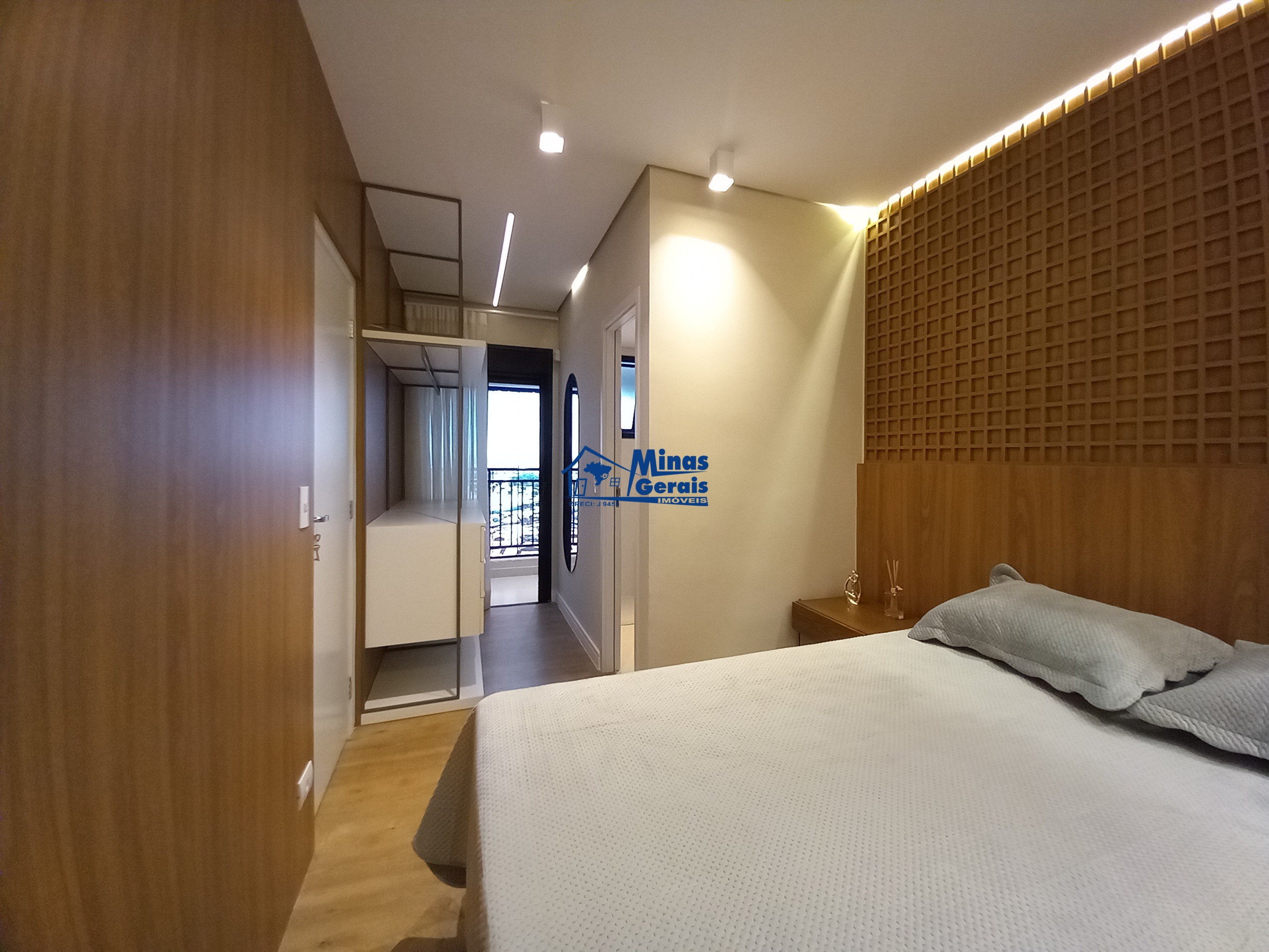 Apartamento à venda com 2 quartos, 64m² - Foto 31