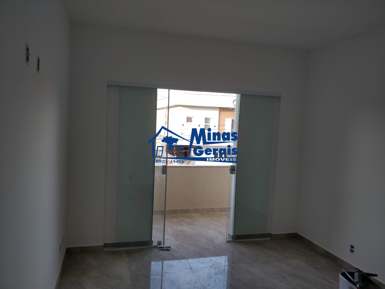 Casa à venda com 4 quartos, 180m² - Foto 4