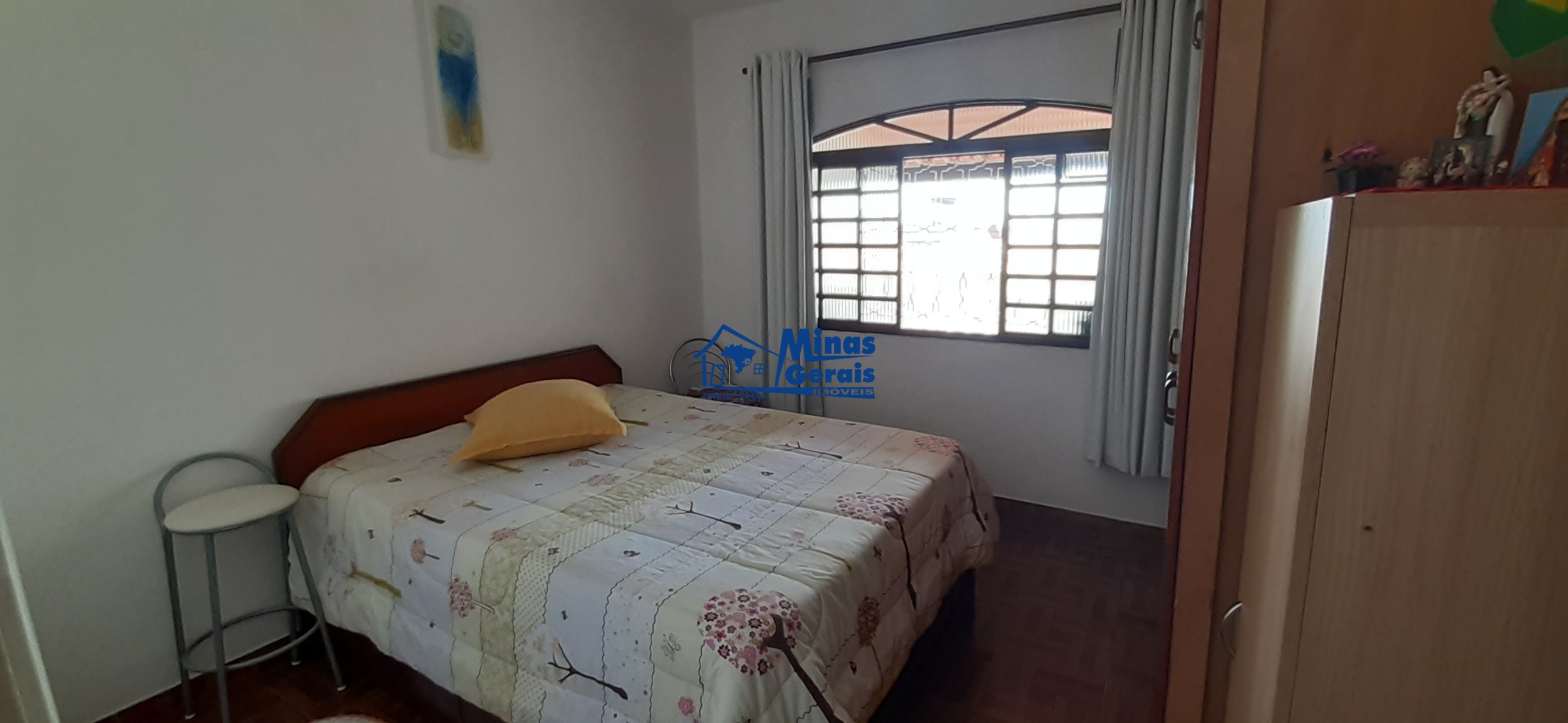 Casa à venda com 3 quartos, 114m² - Foto 2