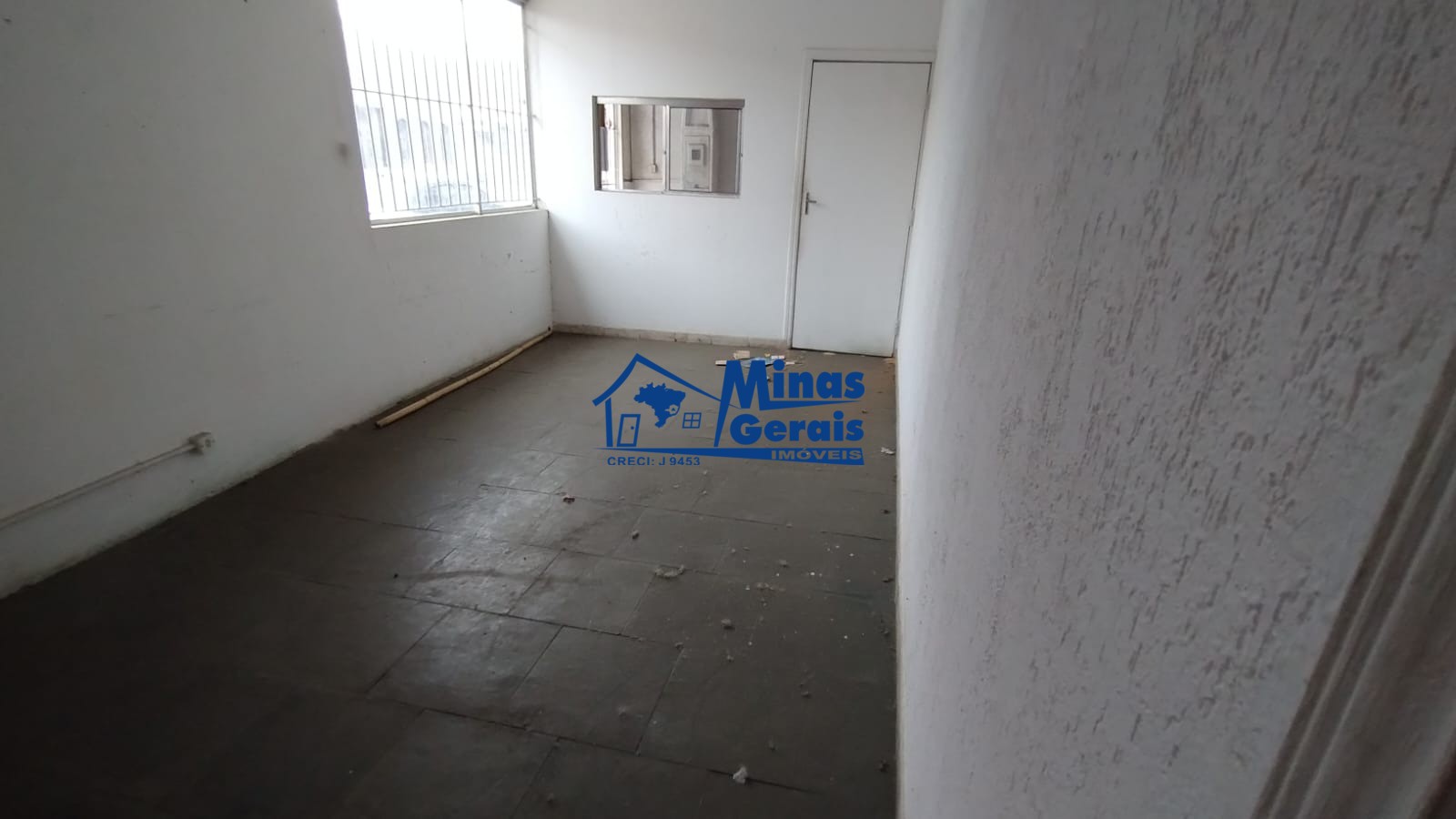 Casa à venda com 3 quartos, 153m² - Foto 2