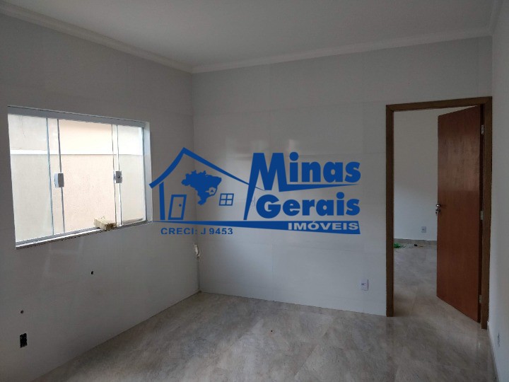 Casa à venda com 4 quartos, 180m² - Foto 14