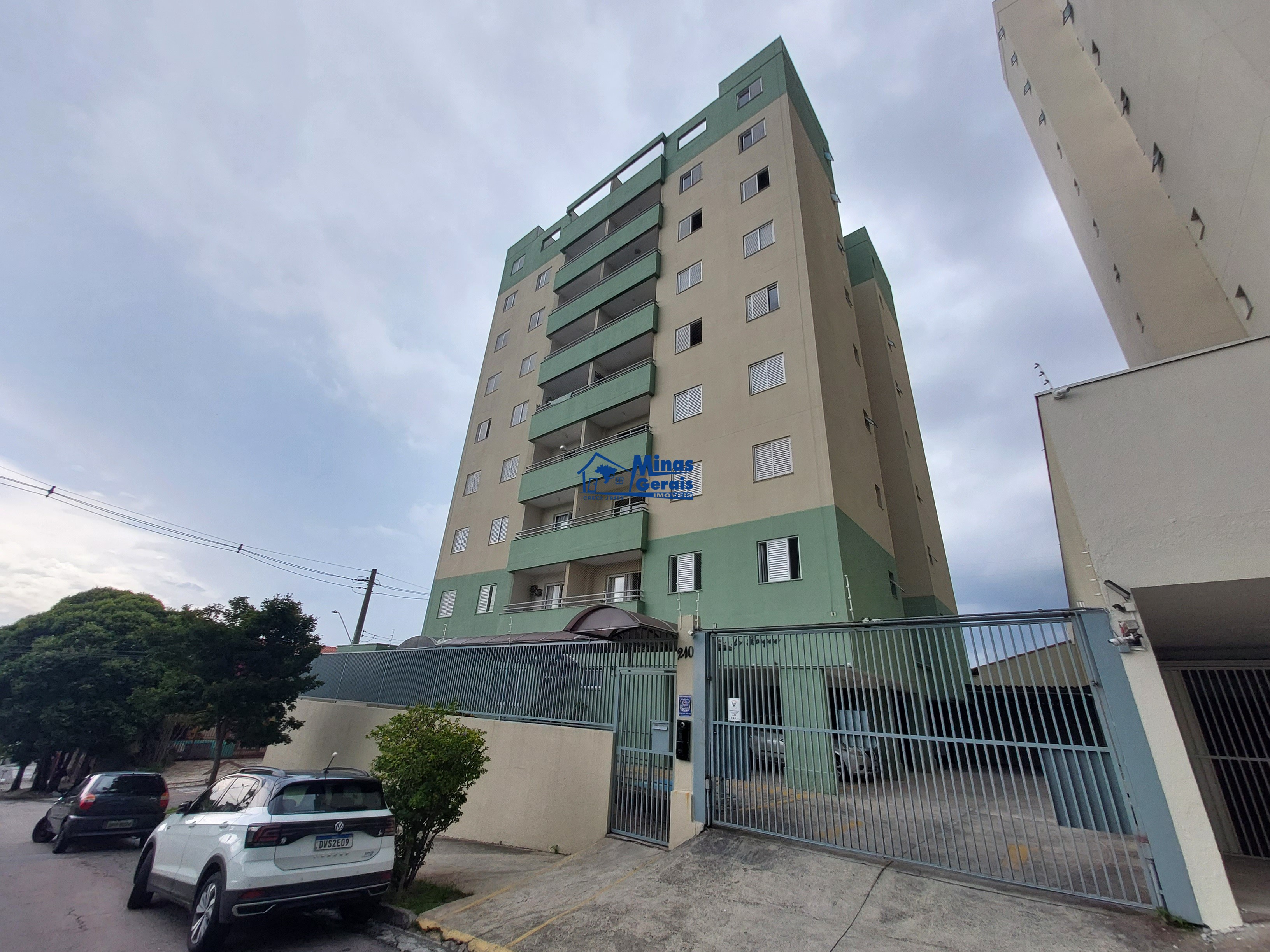 Apartamento à venda com 3 quartos, 140m² - Foto 1