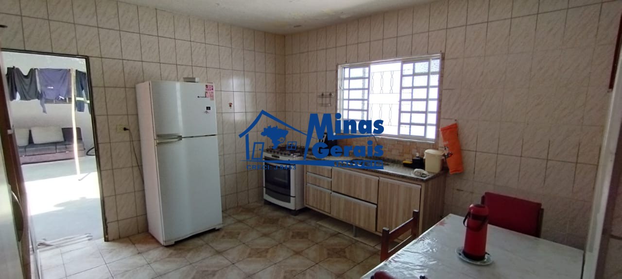 Casa à venda com 5 quartos, 121m² - Foto 4