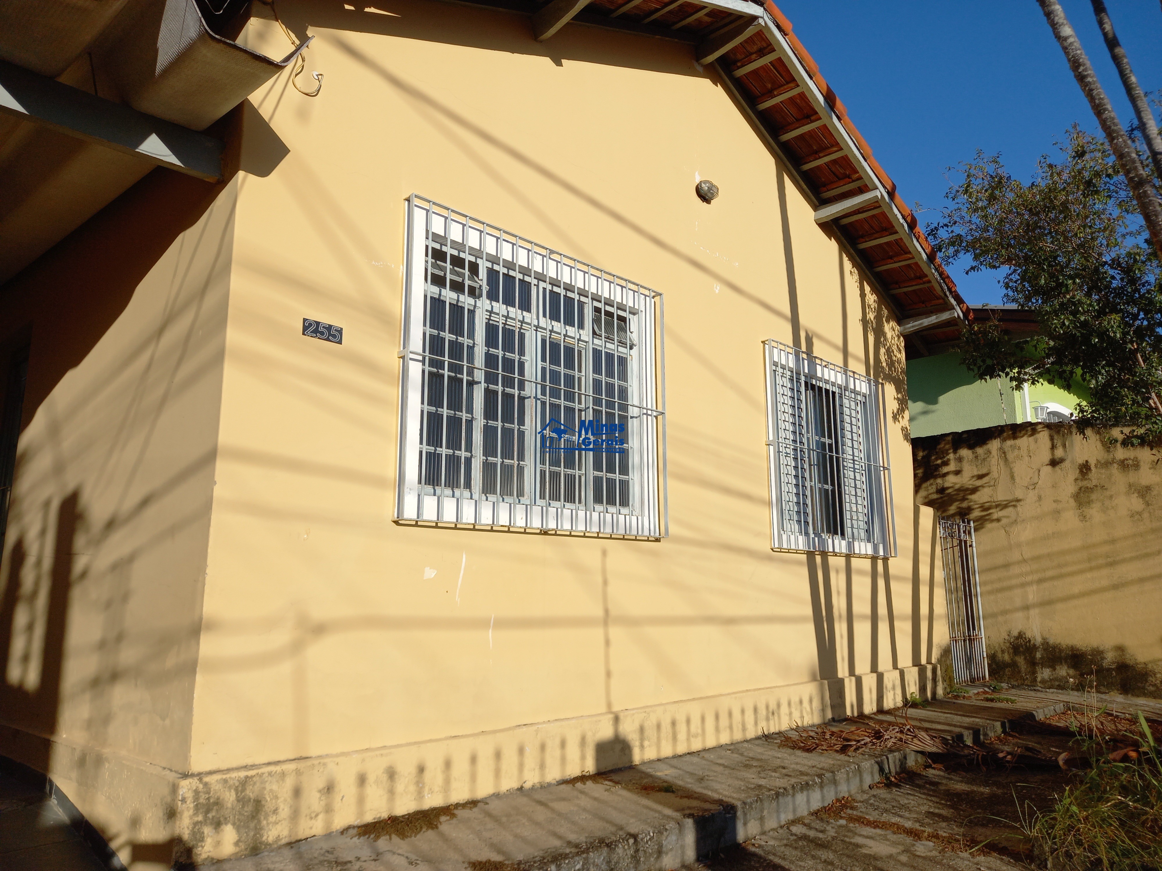 Casa à venda com 3 quartos, 92m² - Foto 2