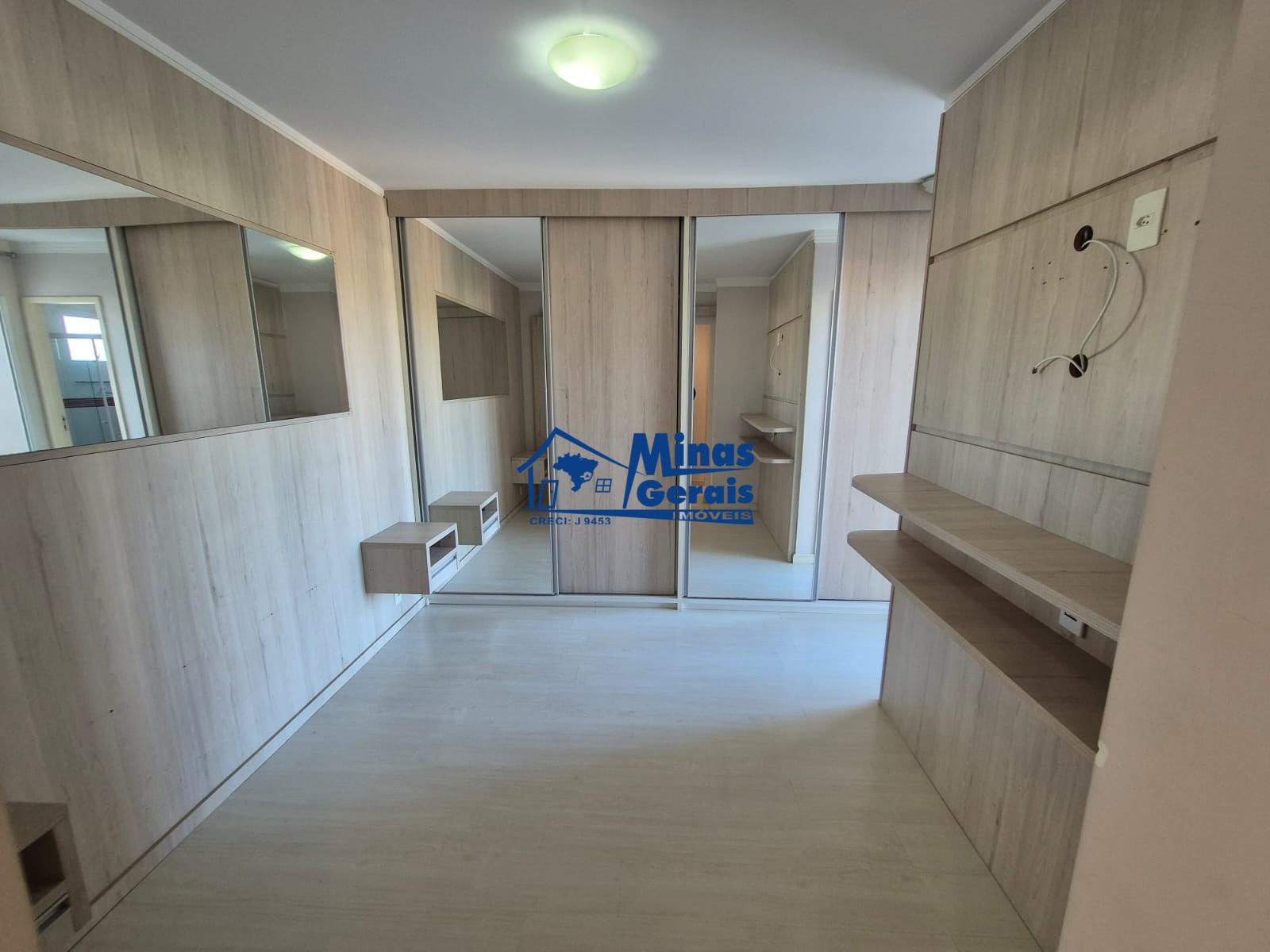 Apartamento à venda com 2 quartos, 63m² - Foto 5