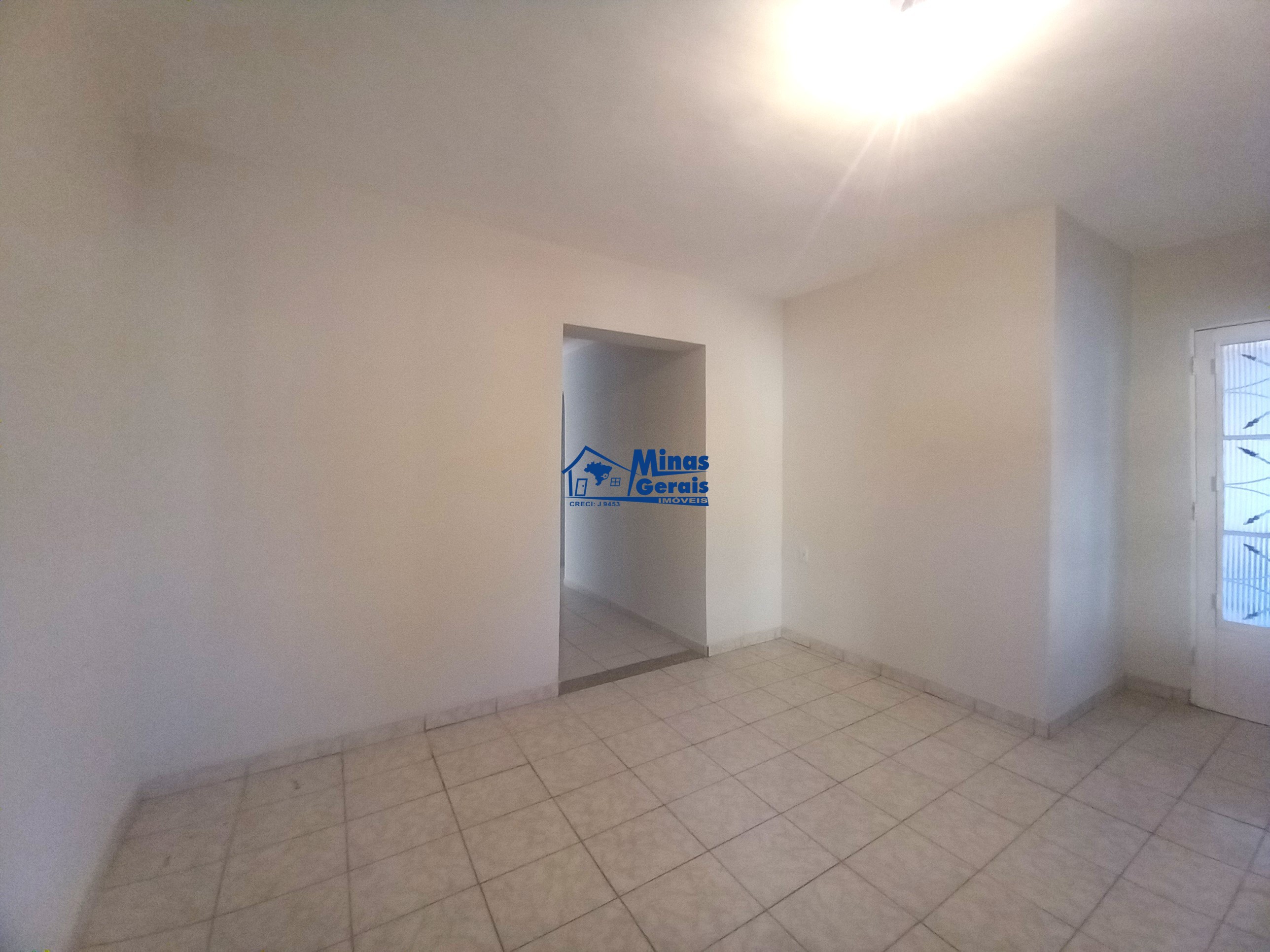 Casa à venda com 2 quartos, 160m² - Foto 4