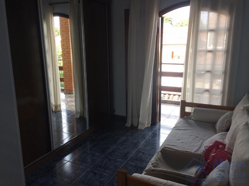 Casa à venda com 4 quartos, 250m² - Foto 18