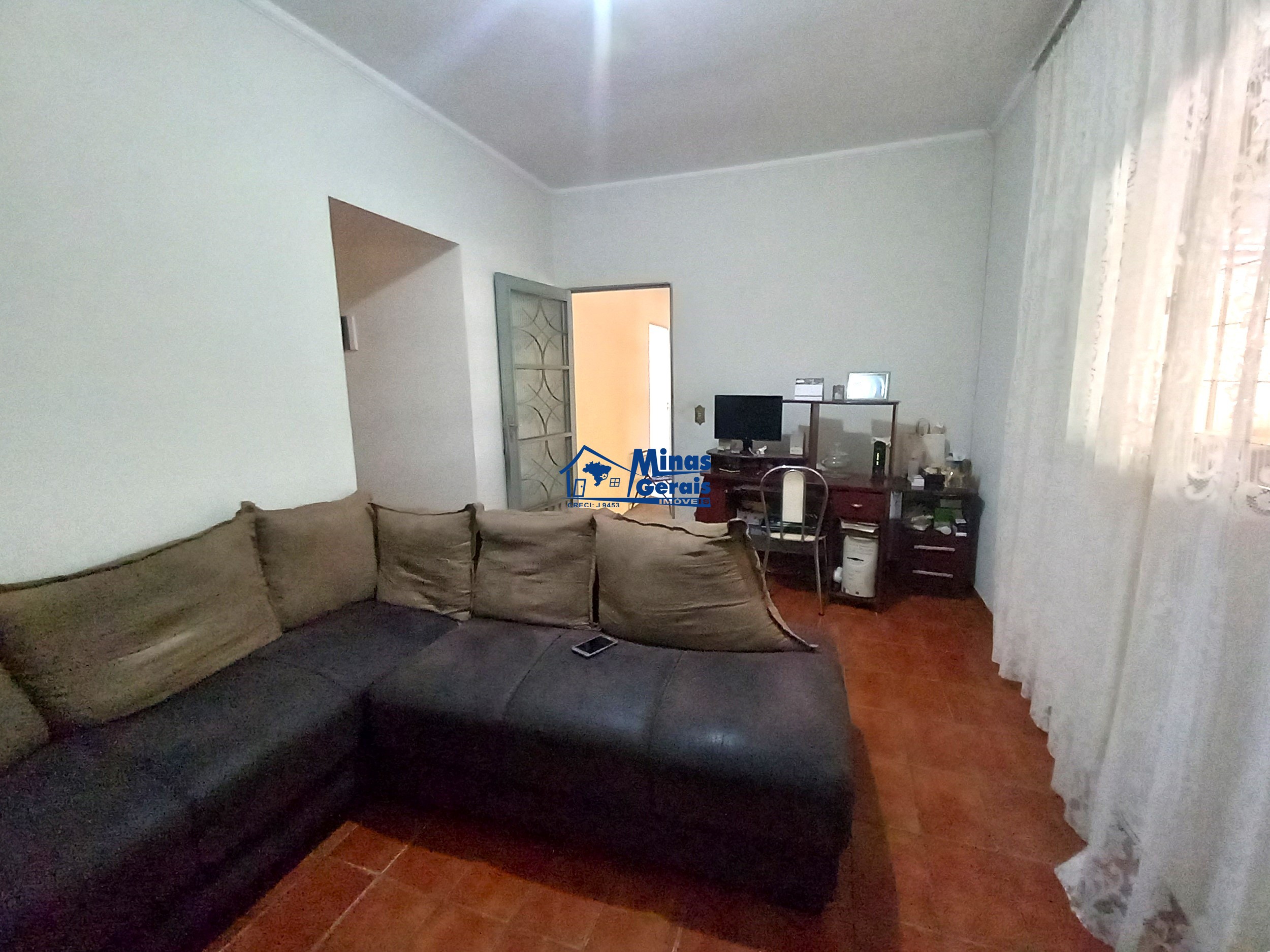 Casa à venda com 3 quartos, 250m² - Foto 1