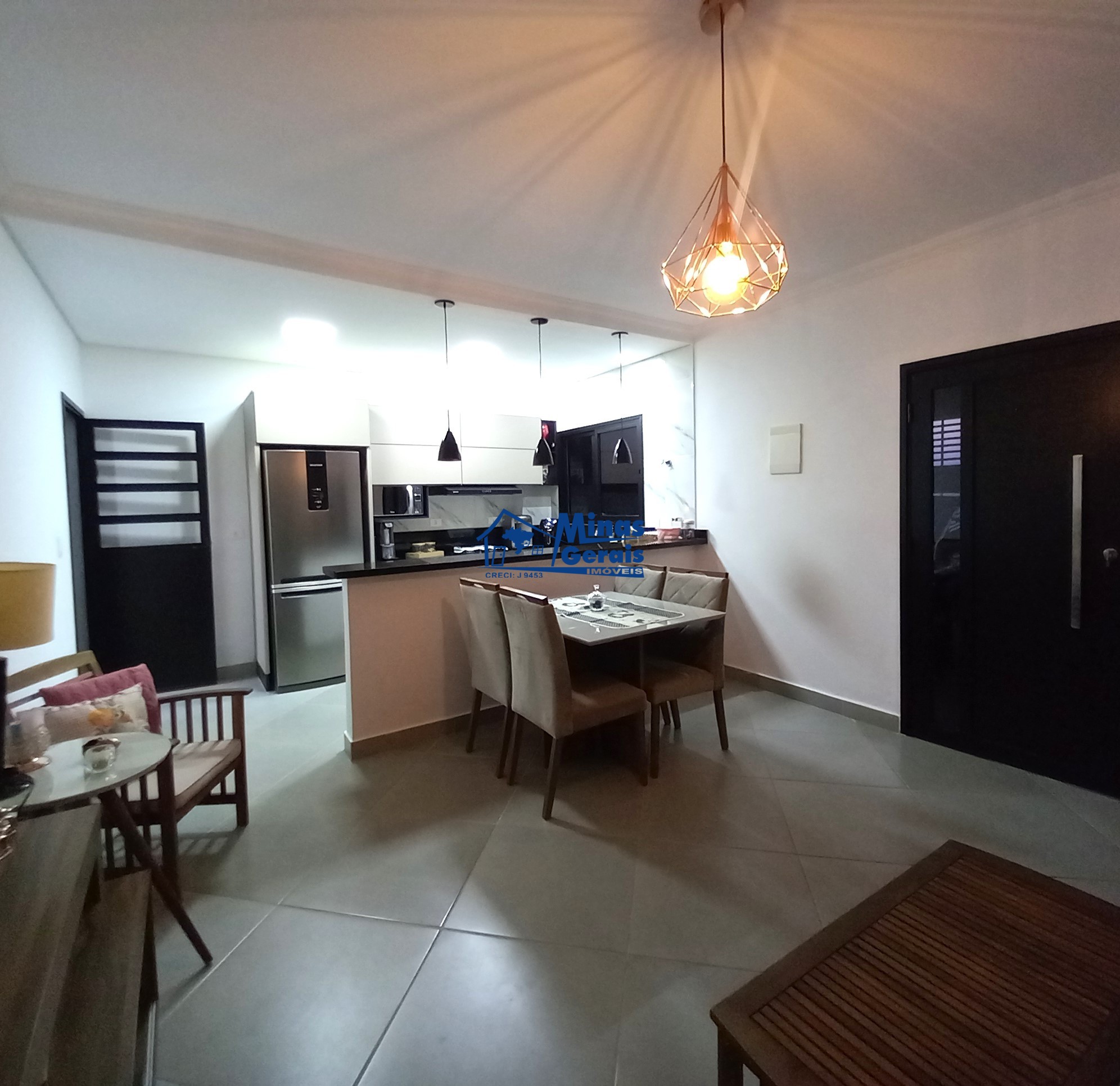 Casa à venda com 3 quartos, 175m² - Foto 2