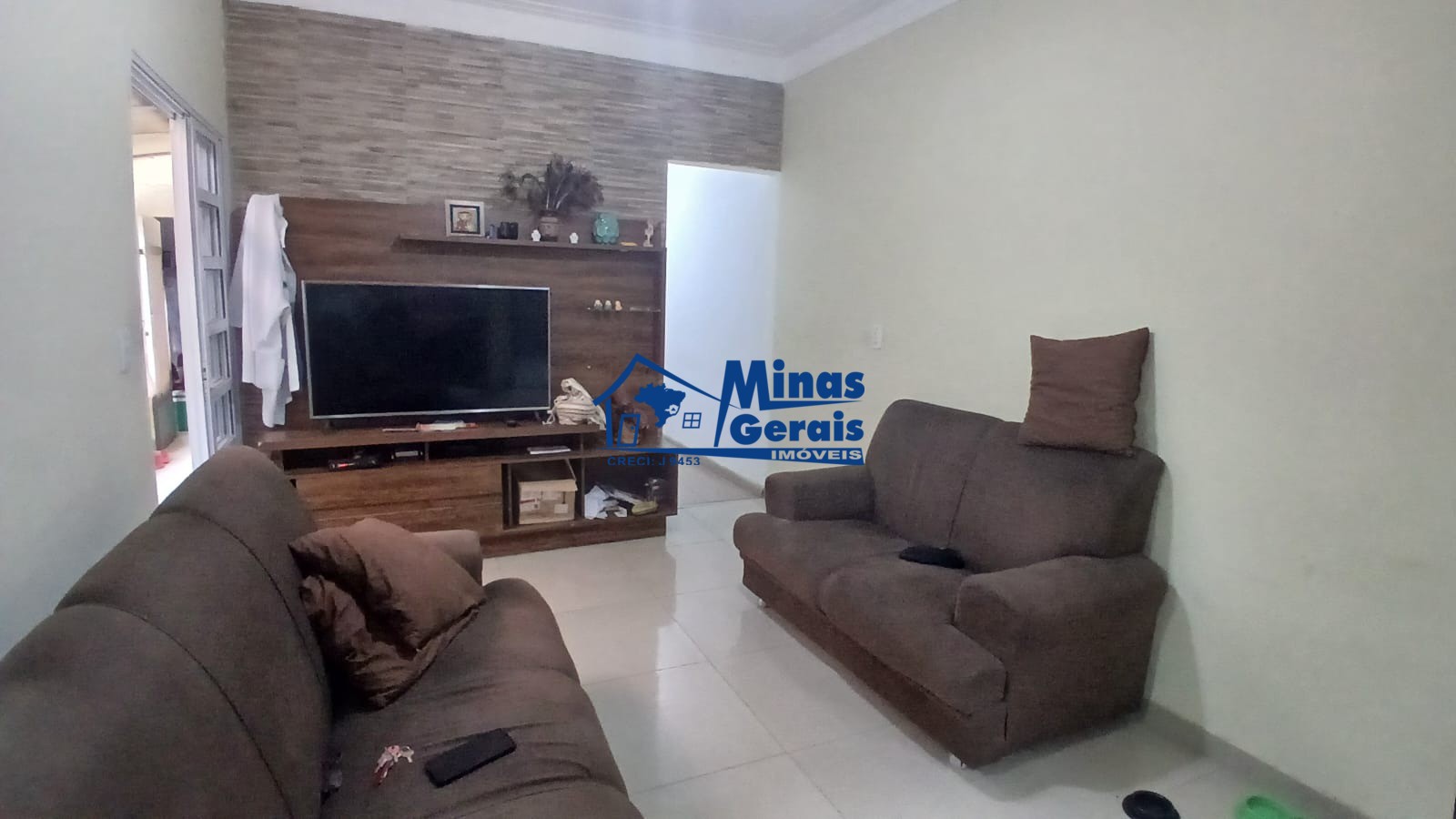 Casa à venda com 2 quartos, 125m² - Foto 2