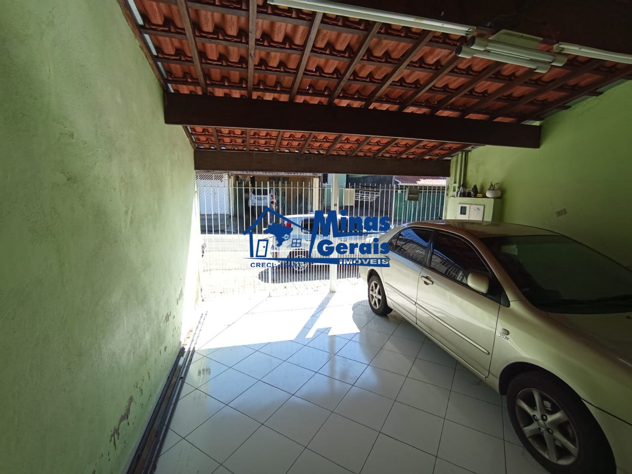 Casa à venda com 2 quartos, 60m² - Foto 4